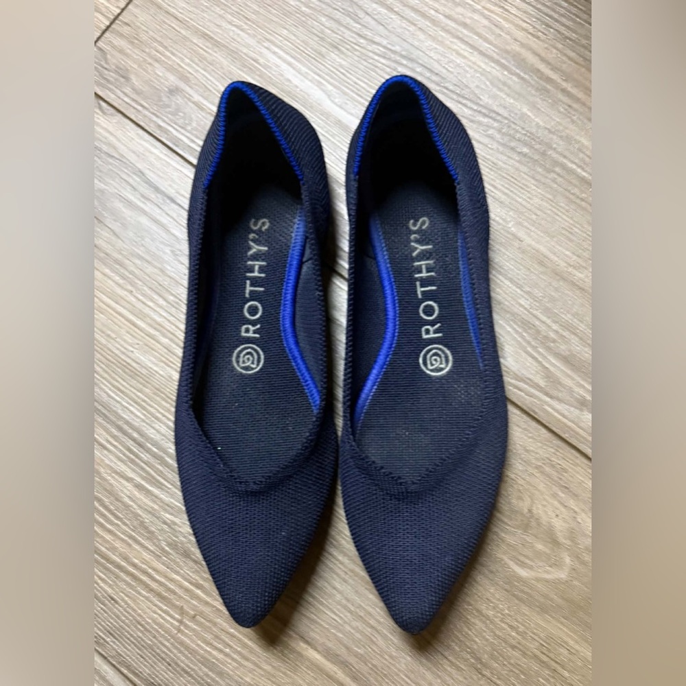 Rothy's Navy Pointed Knit Flats with Blue Trim